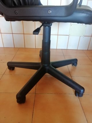 Sillón con Ruedas Regulable Seminuevo,