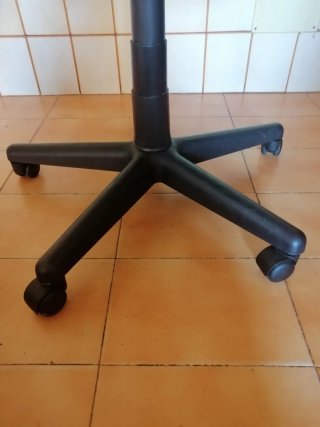 Sillón con Ruedas Regulable Seminuevo,