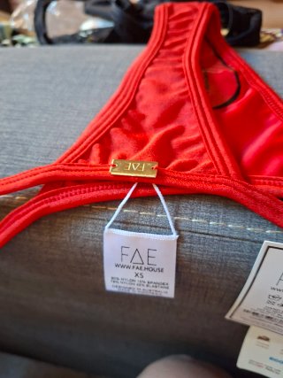 Tanga FAE Negro Talla M y rojo talla xs preciosos