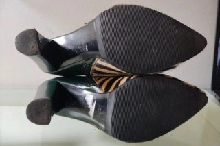 Botines tacón verde y estampado cebra