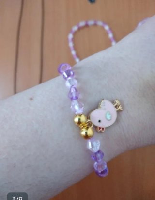 Lote de 5 pulseras elásticas y un collar