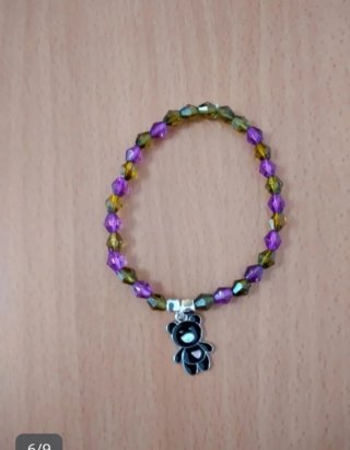 Lote de 5 pulseras elásticas y un collar
