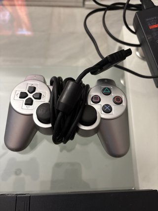 Consola PS2 Sony + 2 Mandos + 1 Mando Azul