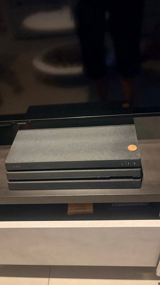 PS4 Pro + PS VR + 4 Mandos