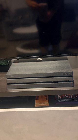 PS4 Pro + PS VR + 4 Mandos
