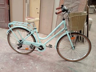 Bicicleta Vintage Celeste con Cesta