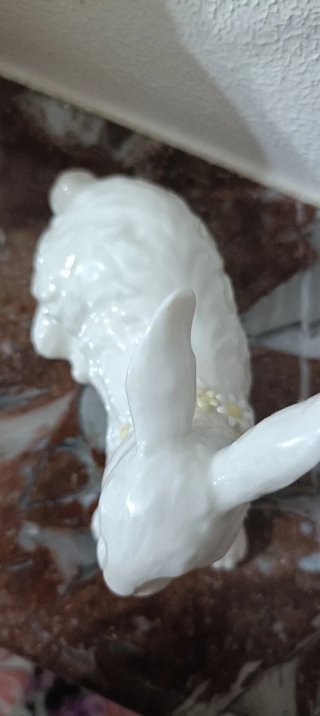 Statuetta coniglio bianco in porcellana