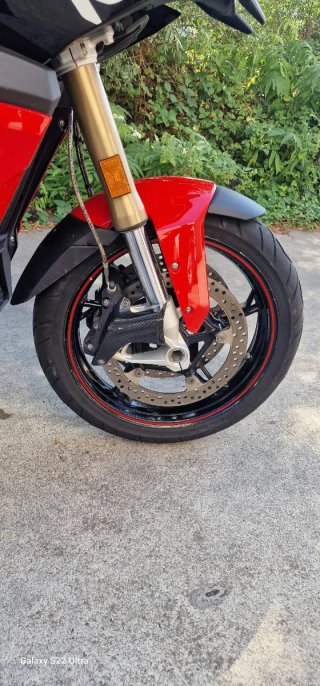 BMW S 1000 XR Roja y Negra