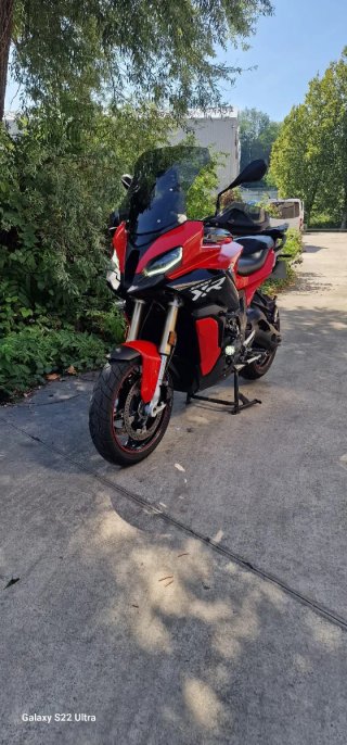BMW S 1000 XR Roja y Negra