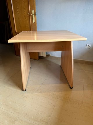 Mesa de escritorio madera clara