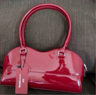 Bolso Huda Beauty Rojo Charol