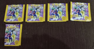 Lote de 16 cartas y 8 cromos variados.