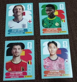 Lote de 16 cartas y 8 cromos variados.
