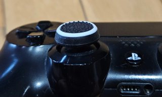 PS4 500 GB (2014) Negra + 2 juegos