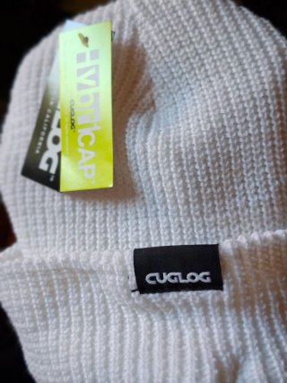 Gorro Cuglog blanco con visera morada