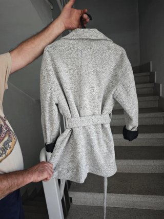 Chaqueta Stradivarius Talla S con Cinturón