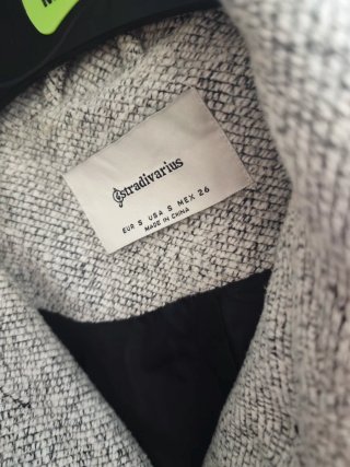 Chaqueta Stradivarius Talla S con Cinturón