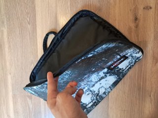 Funda ordenador Eastpak Bosque Invierno