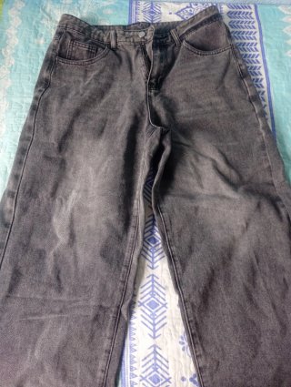 Pantalón vaquero baggy gris