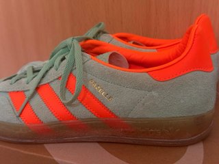Zapatillas Adidas Naranja y Turquesa