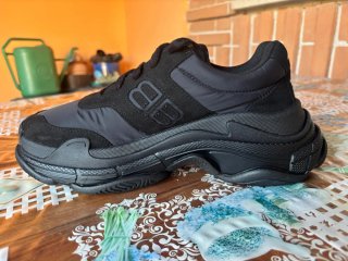 Scarpe Balenciaga Triple S Nylon nere
