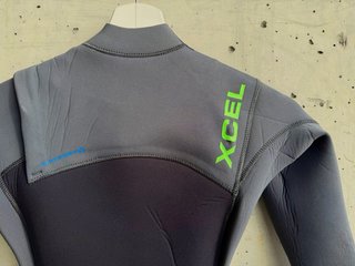 Fato Surf Xcel Kids Comp X2