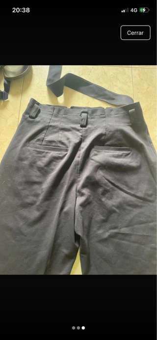 Pantalón azul elástico con cinturón
