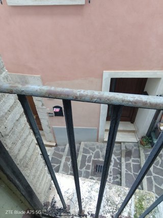 Trilocale in pietra da ristrutturare internamente