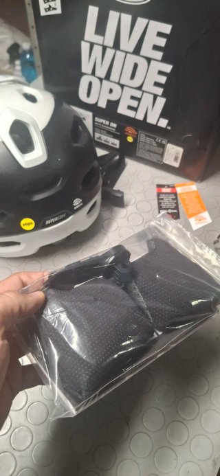 Bell Super DH Casco MTB Matte Black/White