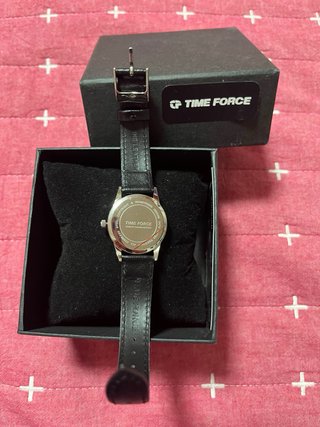 Reloj Time Force analógico con fecha