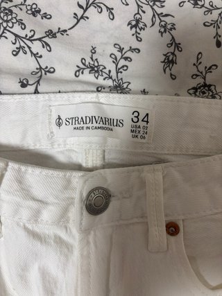 Pantalón vaquero blanco Stradivarius