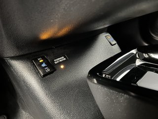 Toyota Prius Plugin Solar 125H | Enchufable