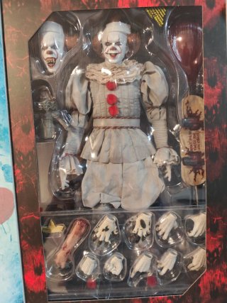 Hot Toys Pennywise 1:6 (Envío sólo INPOST)