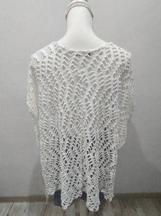Camiseta / poncho calado Zara.