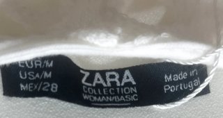 Camiseta / poncho calado Zara.