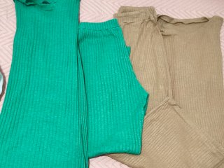 Conjuntos de mujer   Verde y Beige 9€ los dos