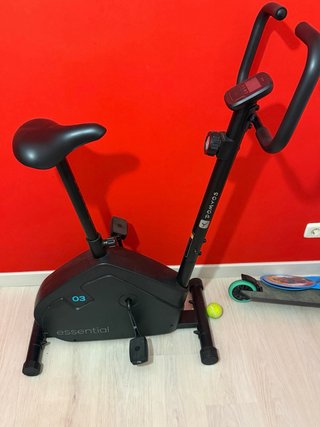 Bici Estática Essential DOMYOS 03