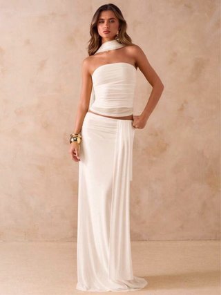 Conjunto de top y falda de fiesta.