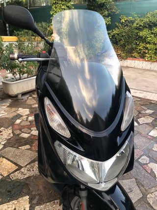 Suzuki Burgman 125 Maxi Scooter Negra