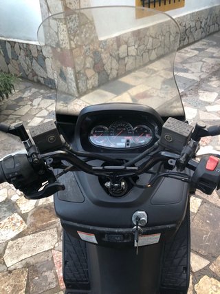 Suzuki Burgman 125 Maxi Scooter Negra