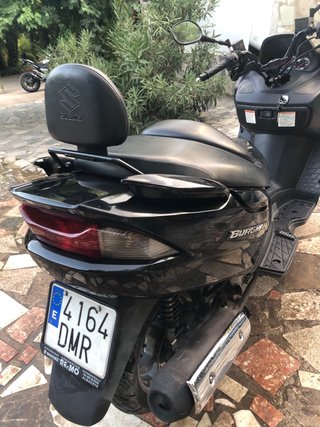 Suzuki Burgman 125 Maxi Scooter Negra