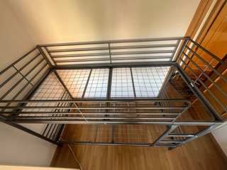 Litera Metálica Gris Ikea con Colchones