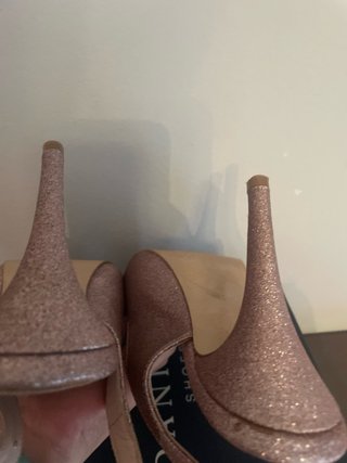 Zapatos de tacón Daniela Shoes rosas y dorados