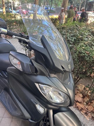 Suzuki Burgman 650 Executive Negra Mate
