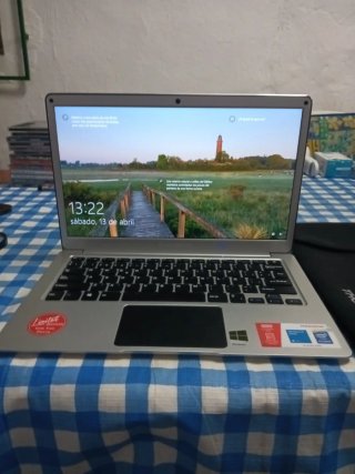 Portátil Thomson SP-NEOX13 2GB RAM 32GB