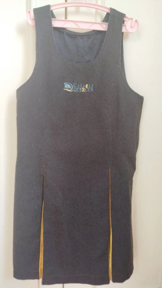 Uniforme Escolar Quercus niña Talla 8
