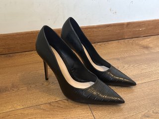 Tacones Zara Negros Cocodrilo
