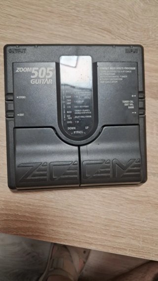 Pedal Multiefectos Zoom 505 Guitarra