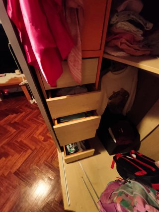 Cama nido con armario y estantería