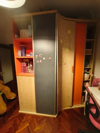 Cama nido con armario y estantería